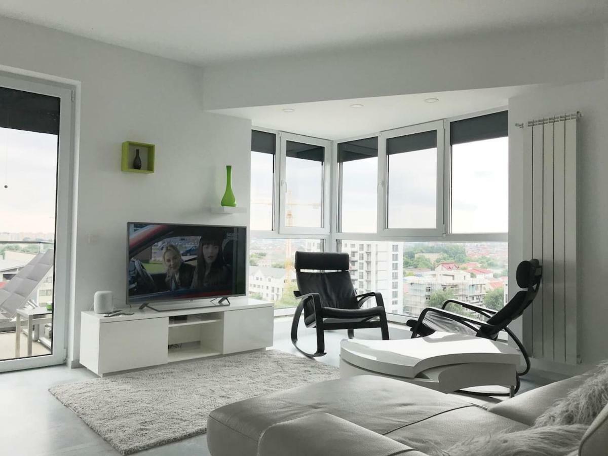 Luxury Westpark 2 Residence With Lake View بوخارست المظهر الخارجي الصورة