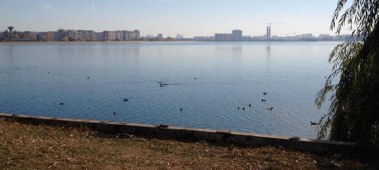 Luxury Westpark 2 Residence With Lake View بوخارست المظهر الخارجي الصورة
